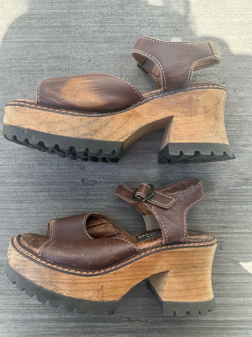 VTG 90s London Underground Brown Leather Strappy Platform Sandal Wood Sole Sz 8